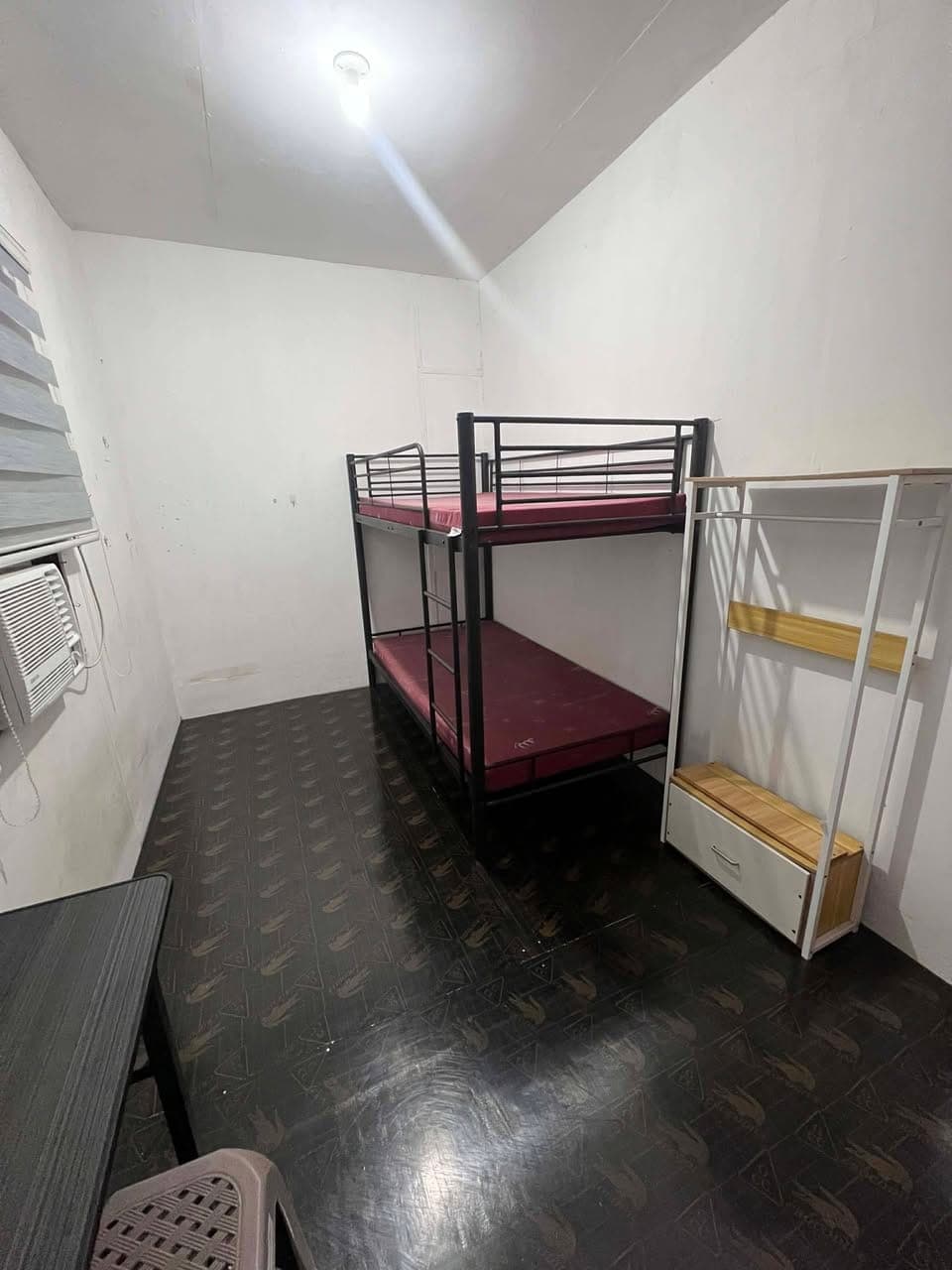 ROOM FOR RENT ‼️(AVAILABLE APRIL 1) - photo 1