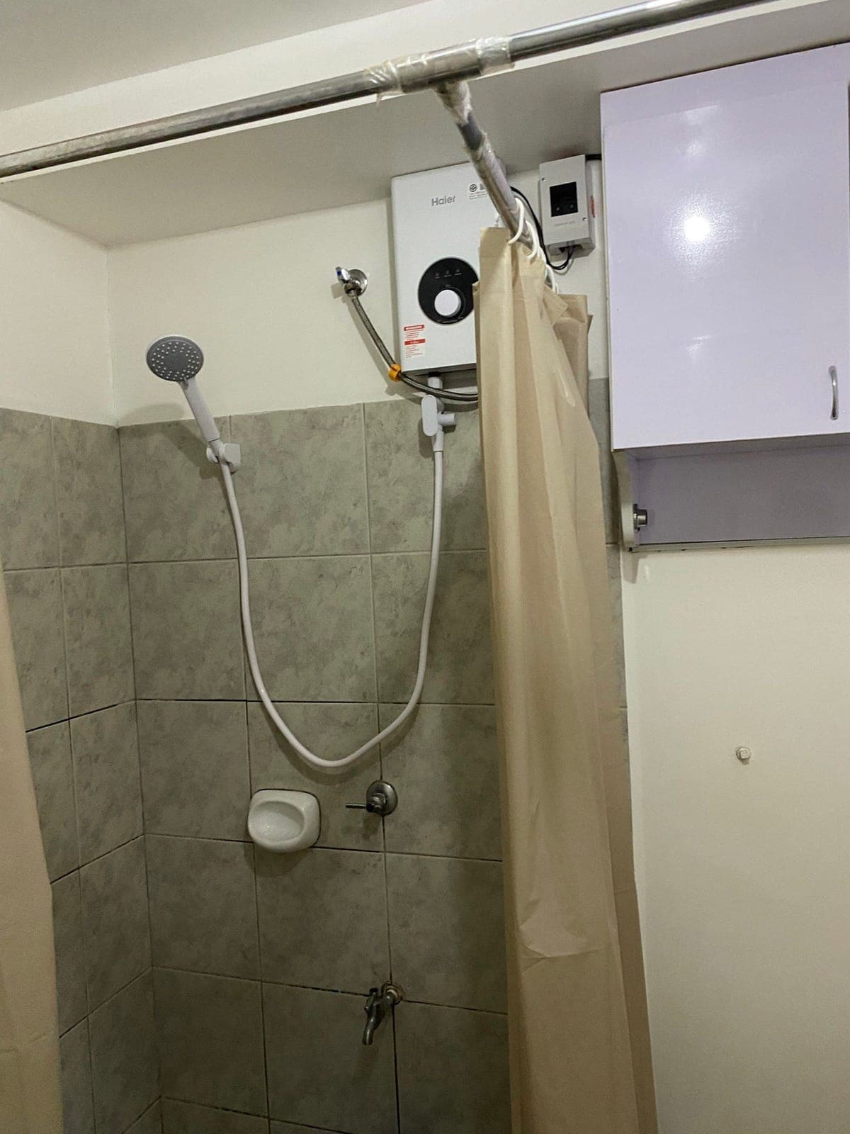 Fully Furnished Studio Unit Condo Unit For Rent - 27th Floor Tower 1 Amaia Skies Avenida - photo 2