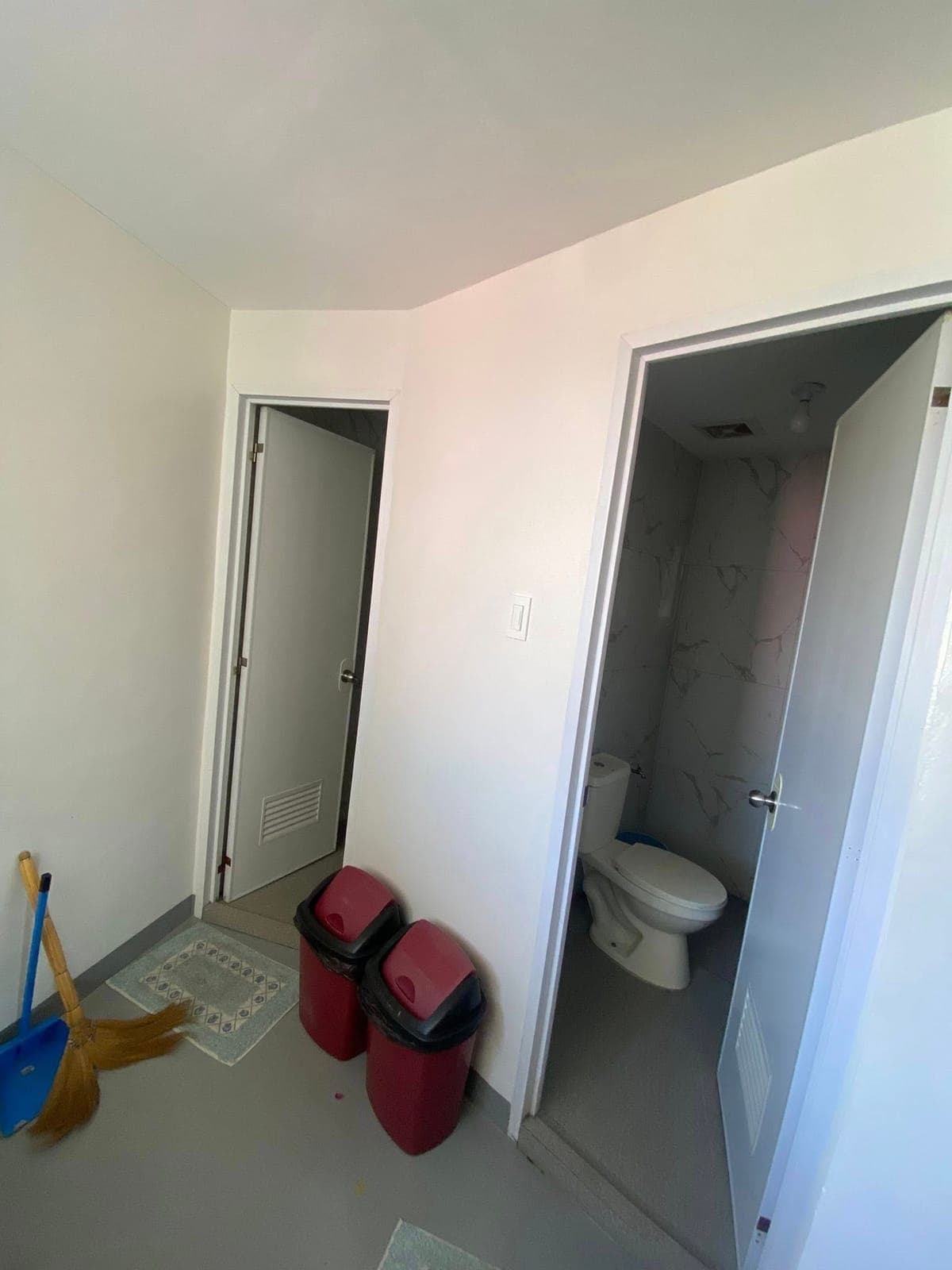 Available Room for Rent ‼️ - photo 4