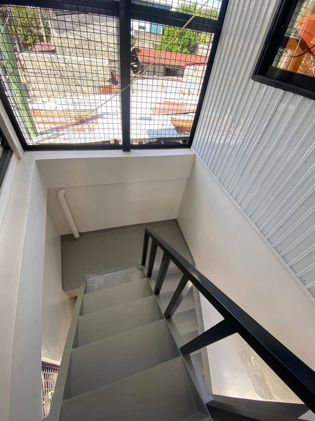 Available Room for Rent ‼️ - photo 8