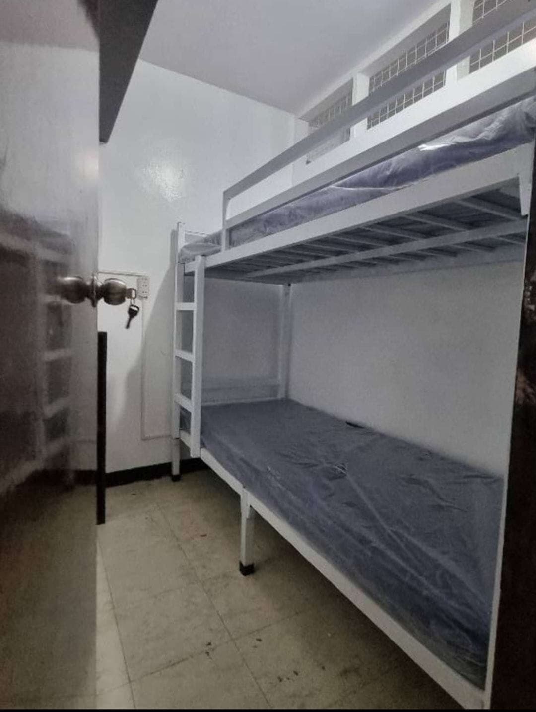 ✅️ Female Bedspace Only! - photo 5