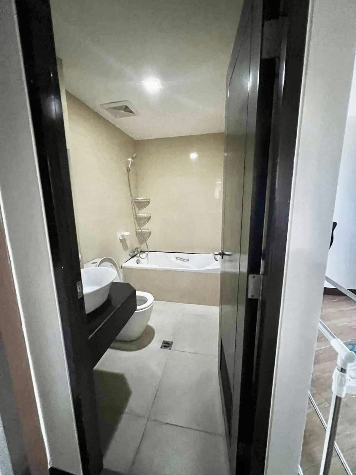 ₱40K MONTHLY‼️ | SPACIOUS 1BR WITH BATHTUB AT ONE CENTRAL, MAKATI‼️ - photo 2