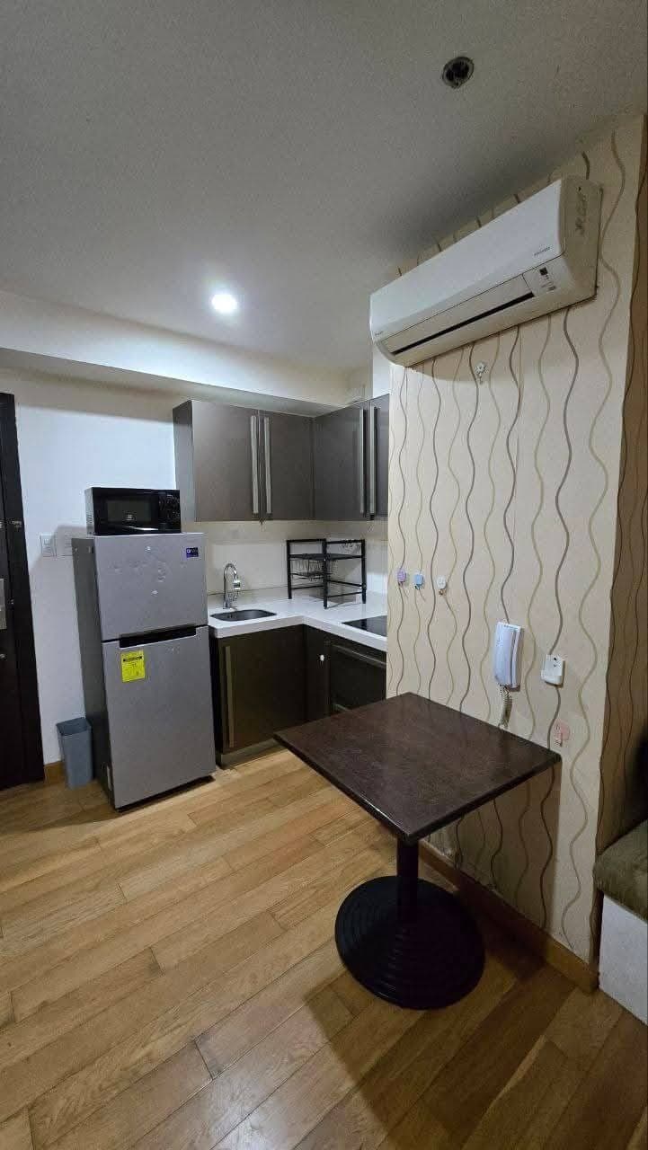 𝐅𝐎𝐑 𝐑𝐄𝐍𝐓 One Bedroom Condo Unit with Balcony in Milano Residences - photo 1