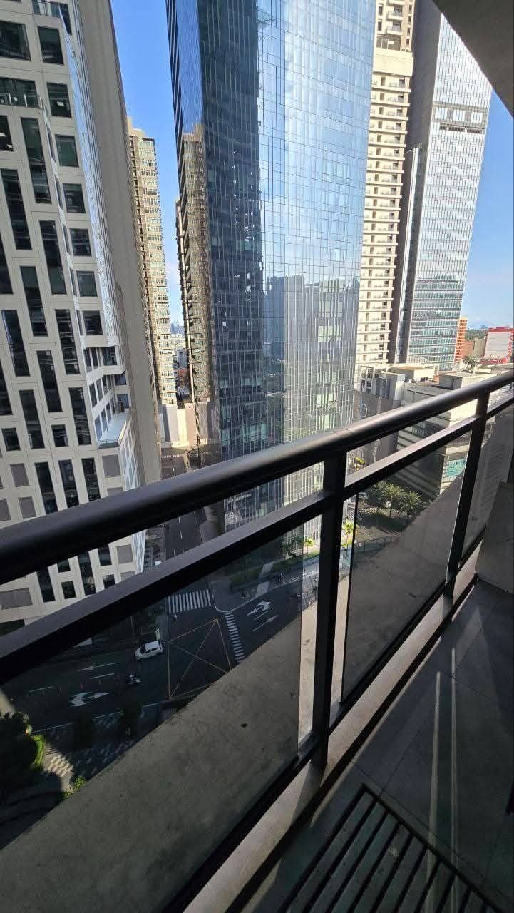 𝐅𝐎𝐑 𝐑𝐄𝐍𝐓 One Bedroom Condo Unit with Balcony in Milano Residences - photo 15