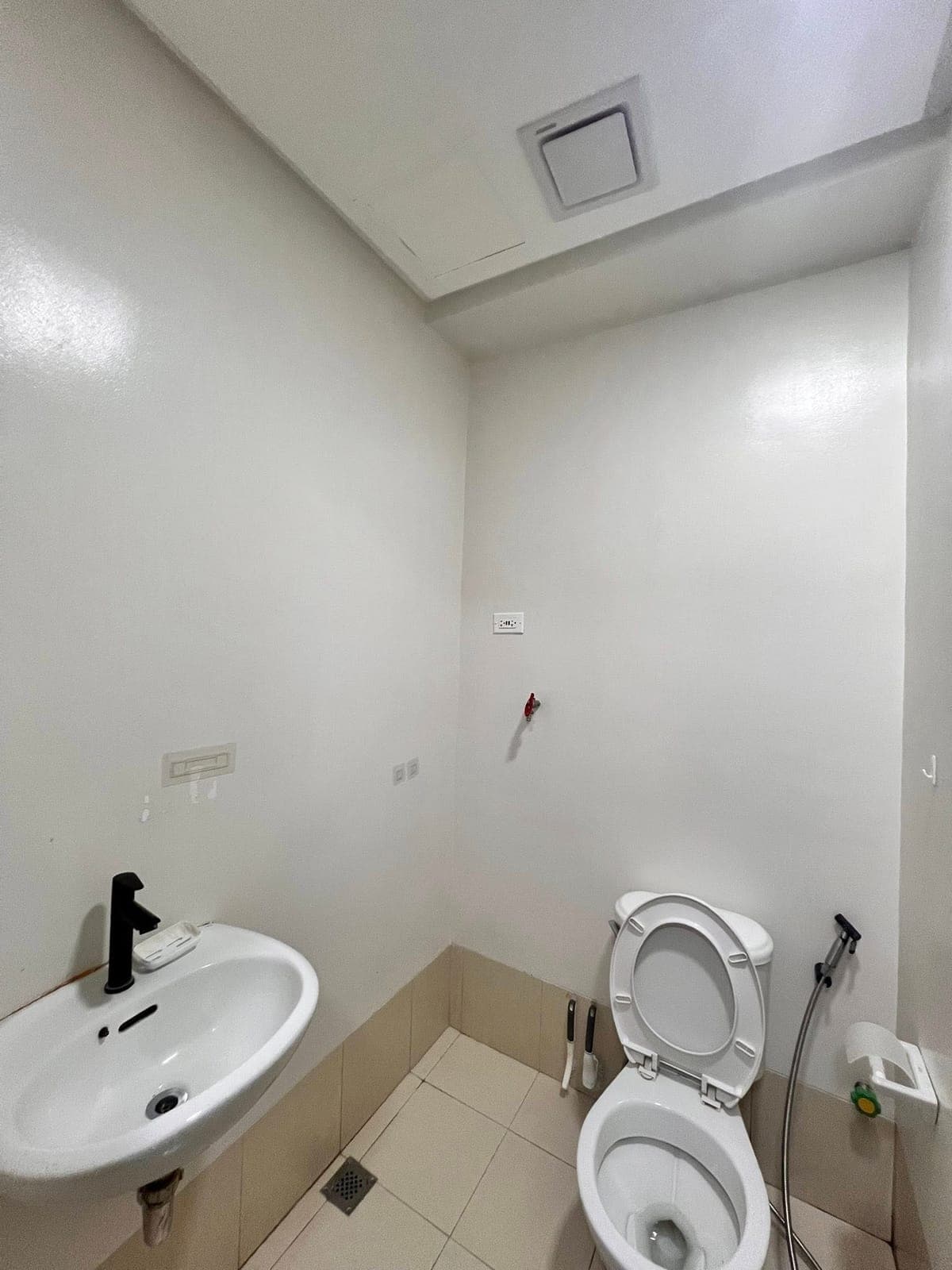 2BR semi furnished condo unit, for longterm lease‼️ - photo 5