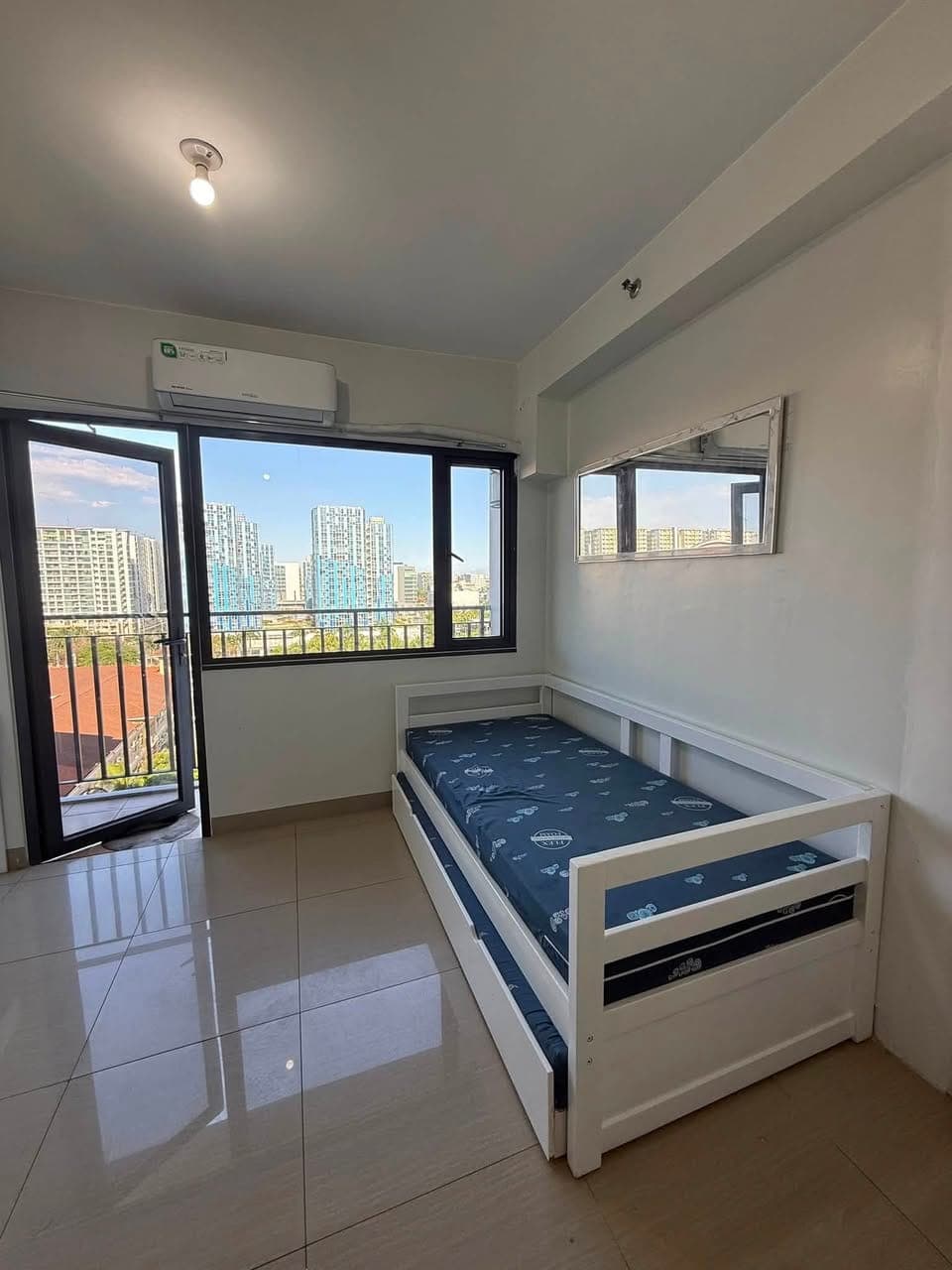 - FOR RENT - - photo 1