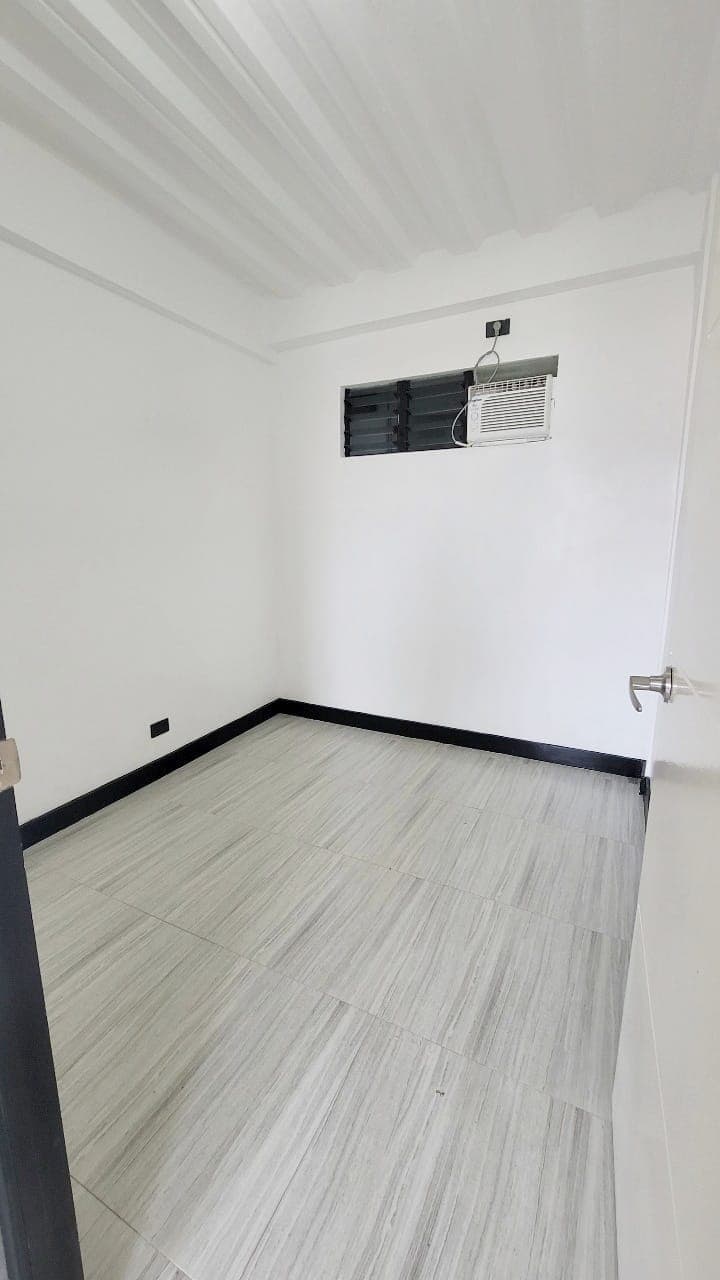 24k/mth - 2bed/1bath/balcony Suites - Including 2AC's and 1 water heater. Units are bear. - photo 2