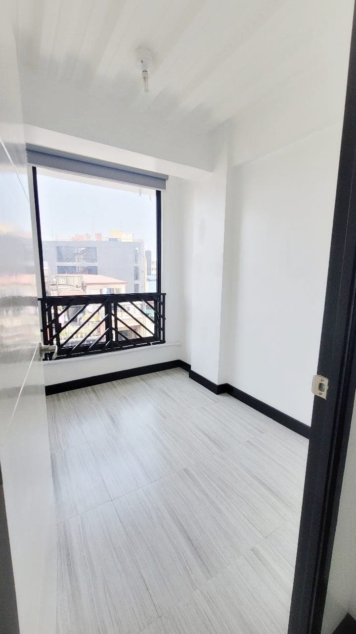 24k/mth - 2bed/1bath/balcony Suites - Including 2AC's and 1 water heater. Units are bear. - photo 6