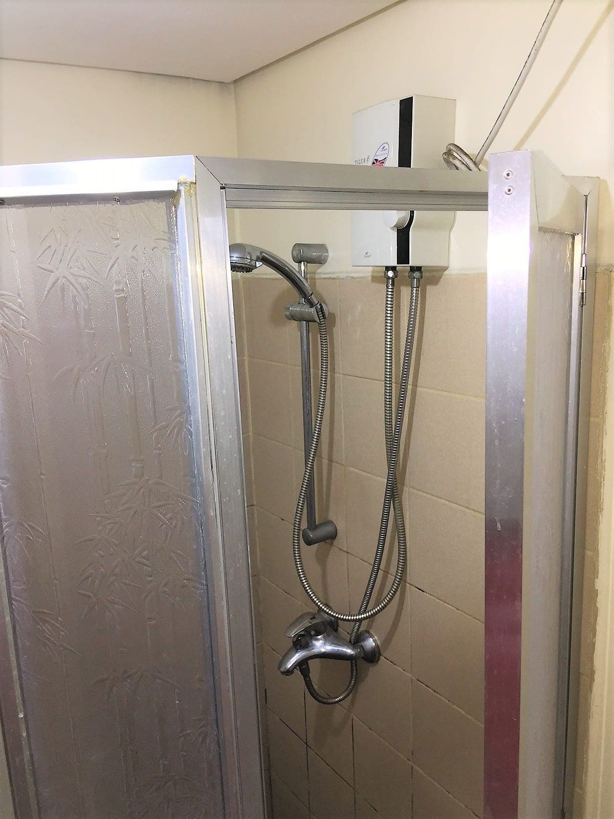 Fully Furnished 1 Bedroom Condo Unit For Rent - Unit A-0802 at East of Galleria - photo 6