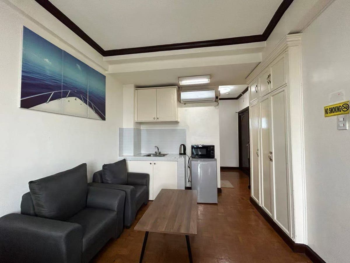 AFFORDABLE CONDO FOR RENT – CROWNE BAY TOWER - photo 2