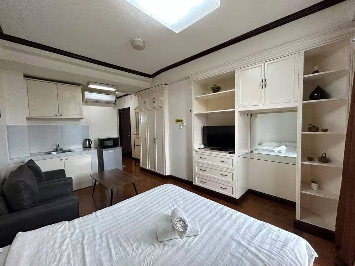 AFFORDABLE CONDO FOR RENT – CROWNE BAY TOWER - photo 3