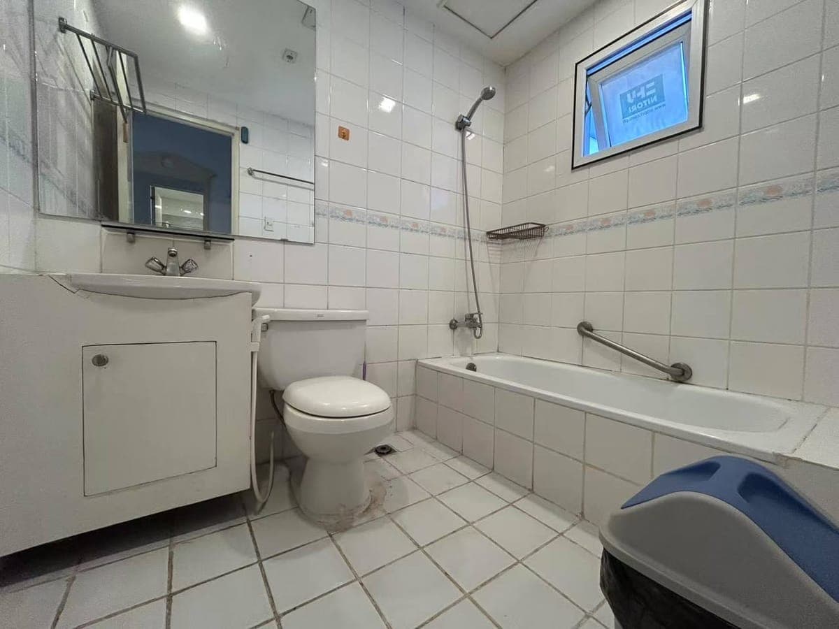 AFFORDABLE CONDO FOR RENT – CROWNE BAY TOWER - photo 4