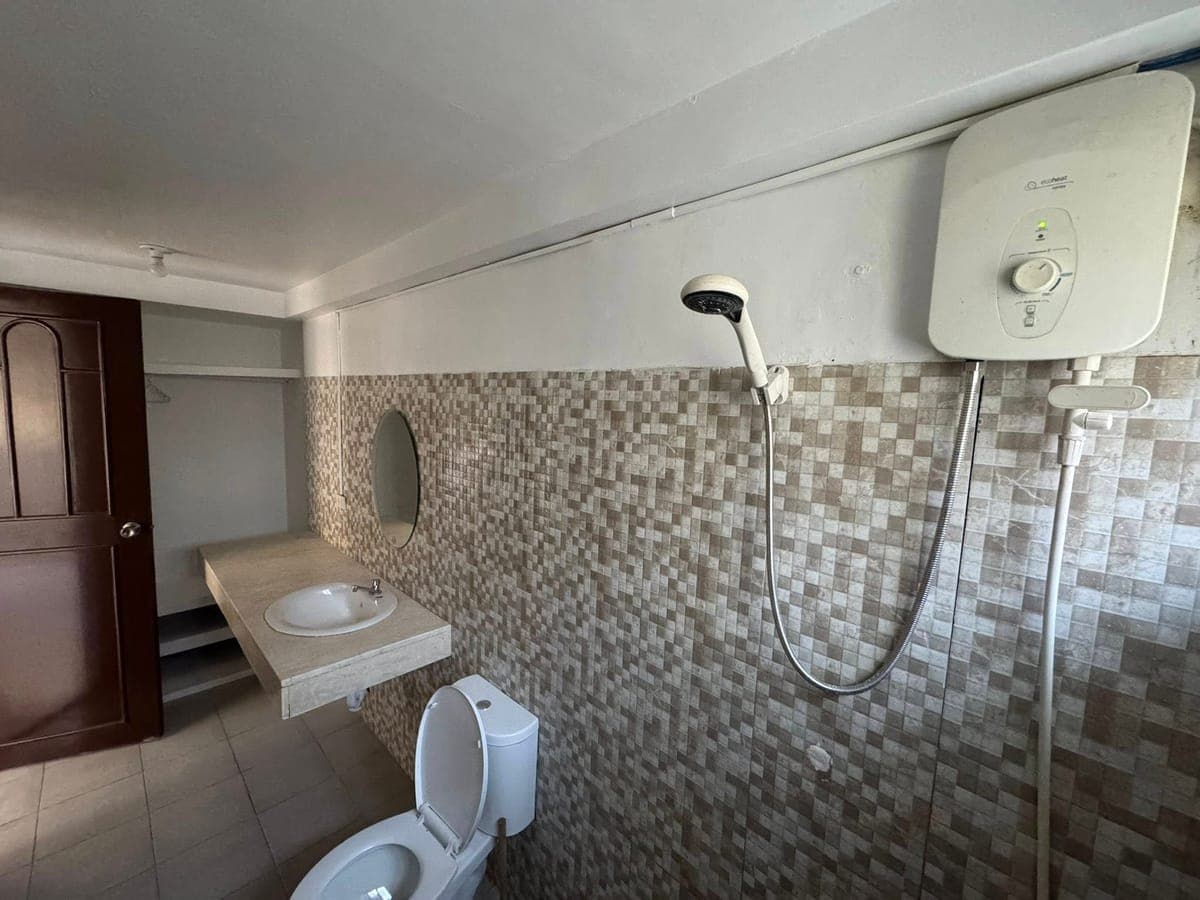 ■ TOWNHOUSE  FOR RENT  IN MAKATI CITY - photo 1