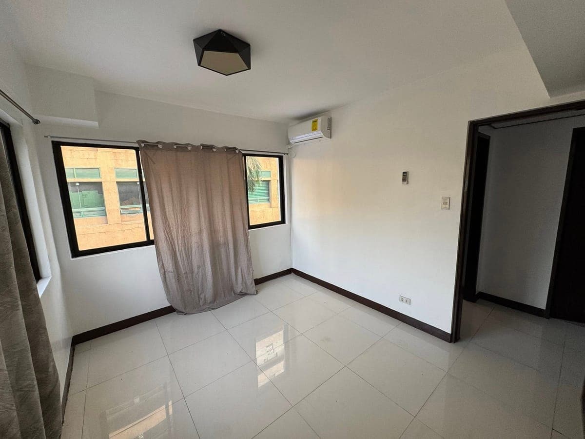 ■ TOWNHOUSE  FOR RENT  IN MAKATI CITY - photo 2
