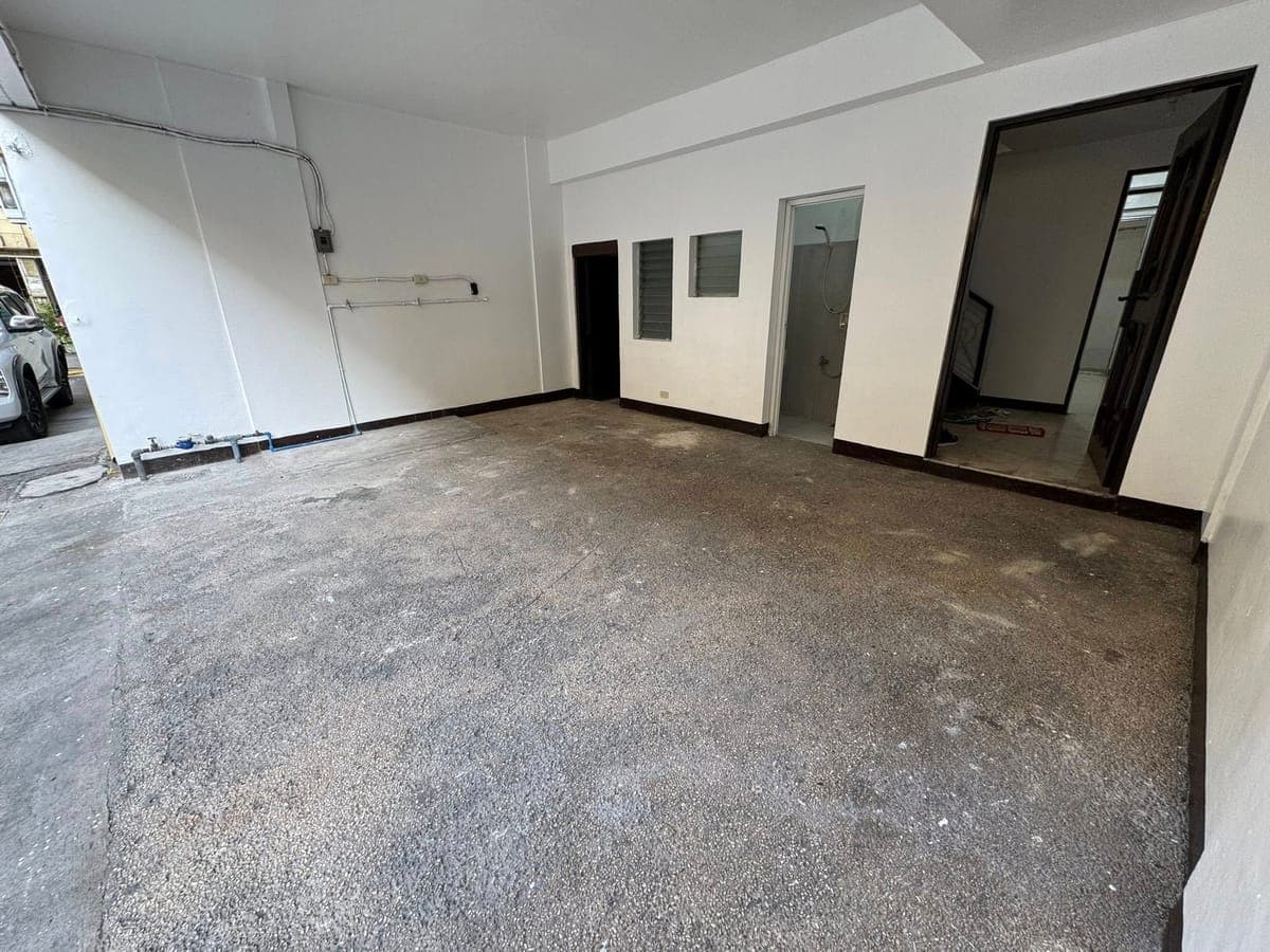 ■ TOWNHOUSE  FOR RENT  IN MAKATI CITY - photo 14