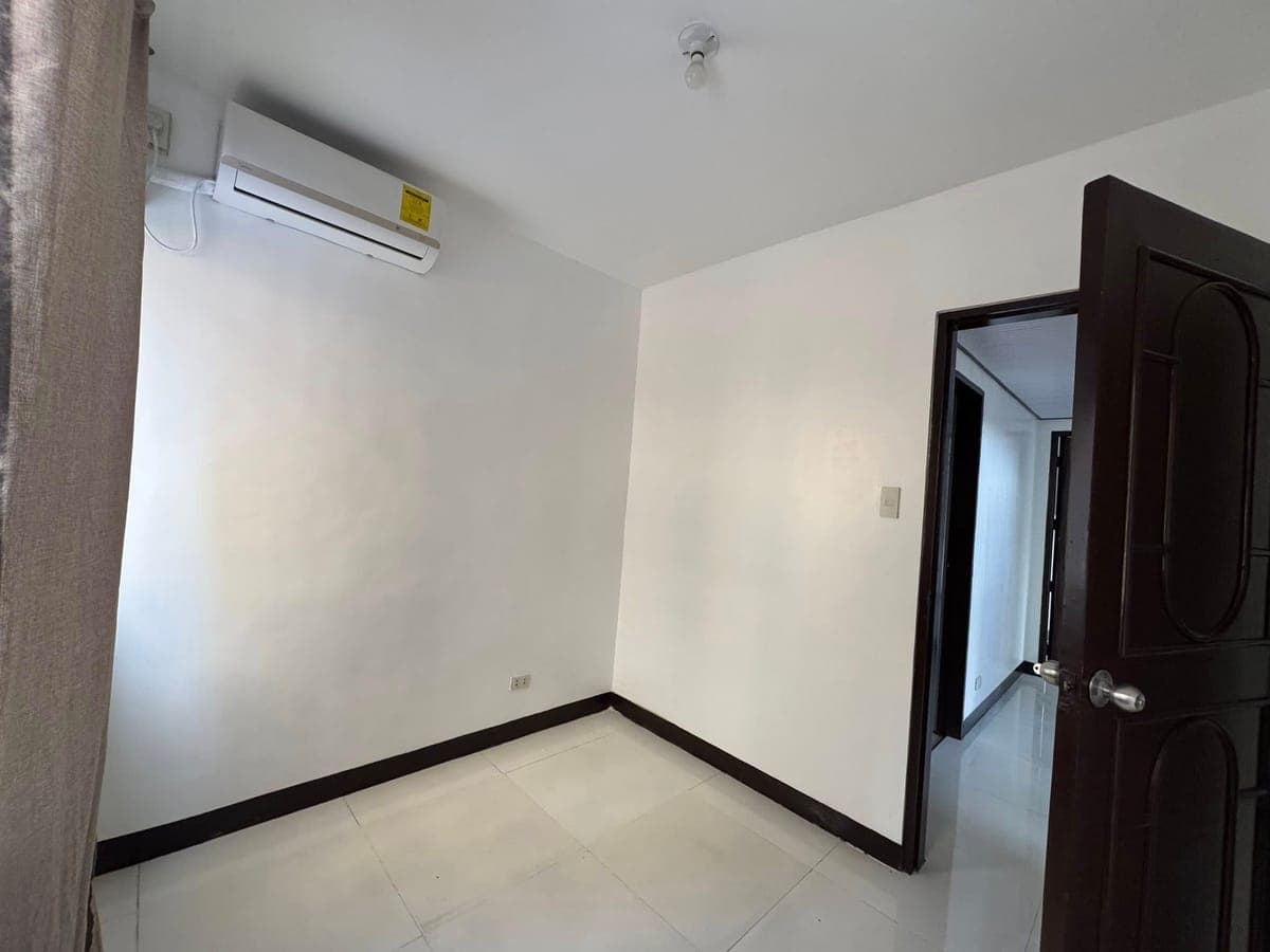 ■ TOWNHOUSE  FOR RENT  IN MAKATI CITY - photo 3