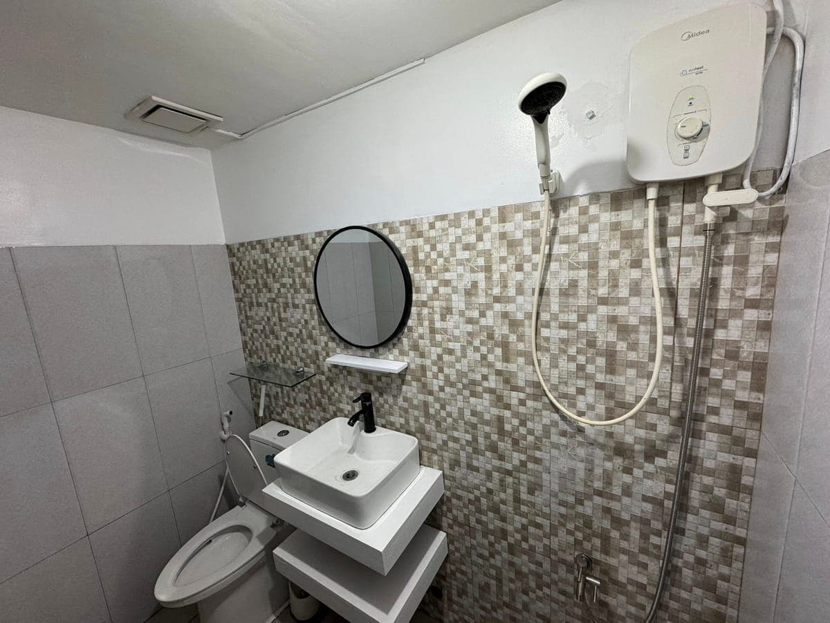 ■ TOWNHOUSE  FOR RENT  IN MAKATI CITY - photo 4