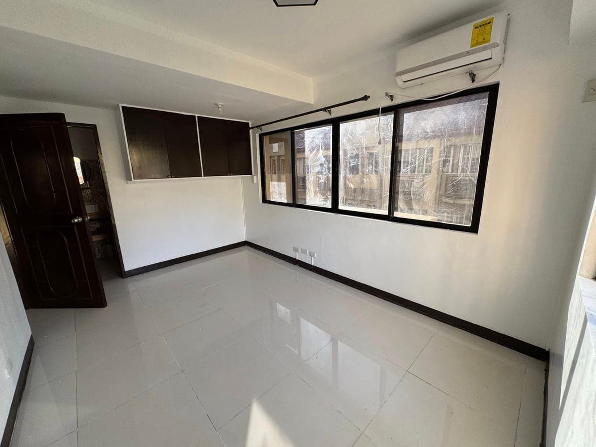 ■ TOWNHOUSE  FOR RENT  IN MAKATI CITY - photo 6
