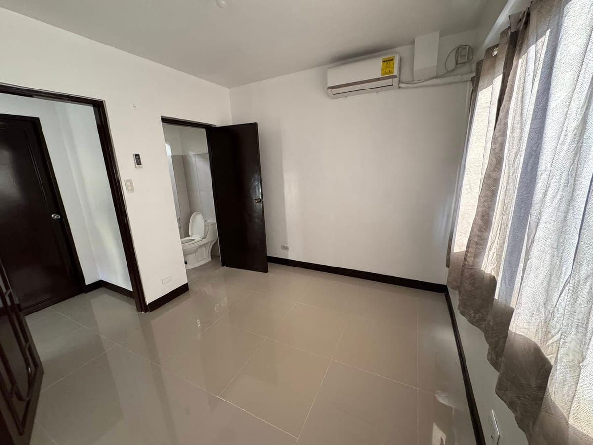 ■ TOWNHOUSE  FOR RENT  IN MAKATI CITY - photo 9