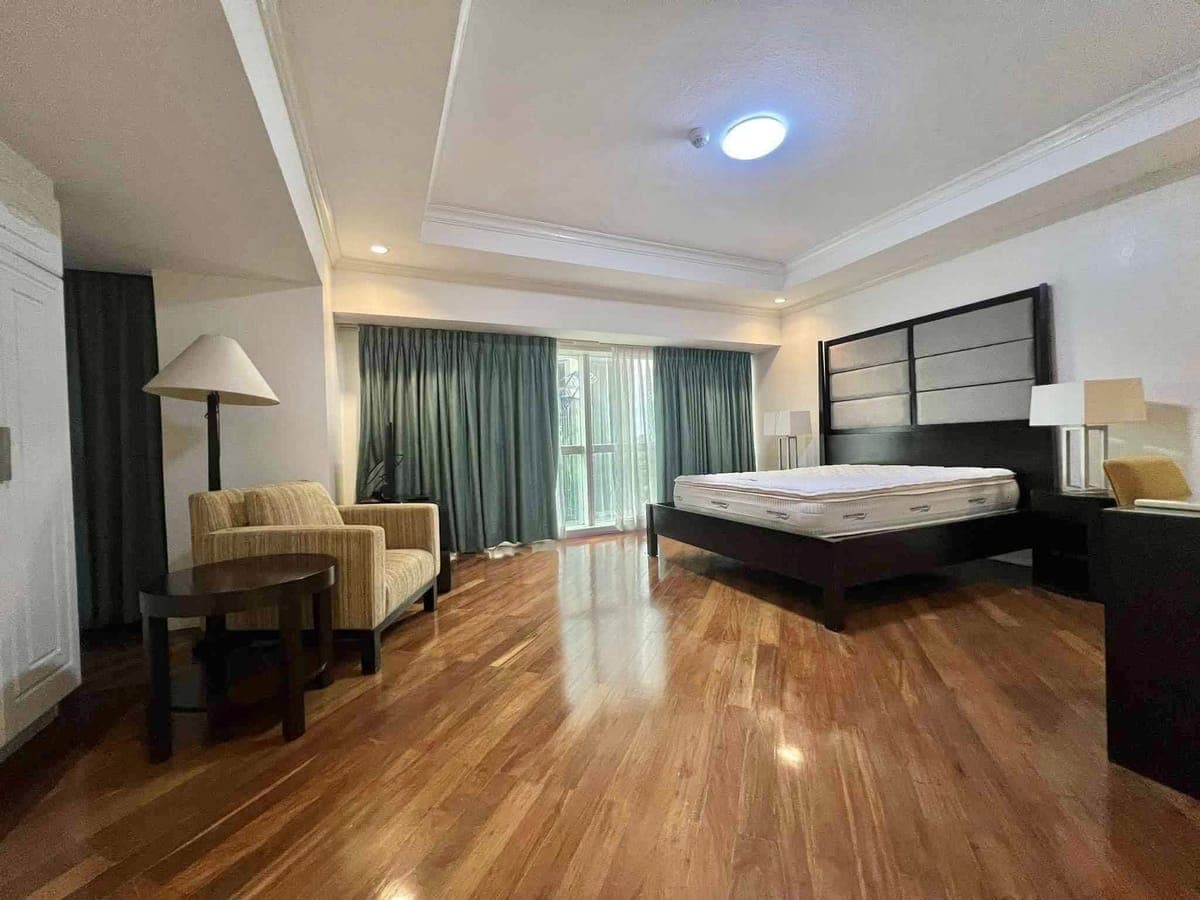 ₱150K MONTHLY‼️ | LUXURIOUS 2BR UNIT AT THE FORBES TOWER – SALCEDO VILLAGE, MAKATI - photo 12