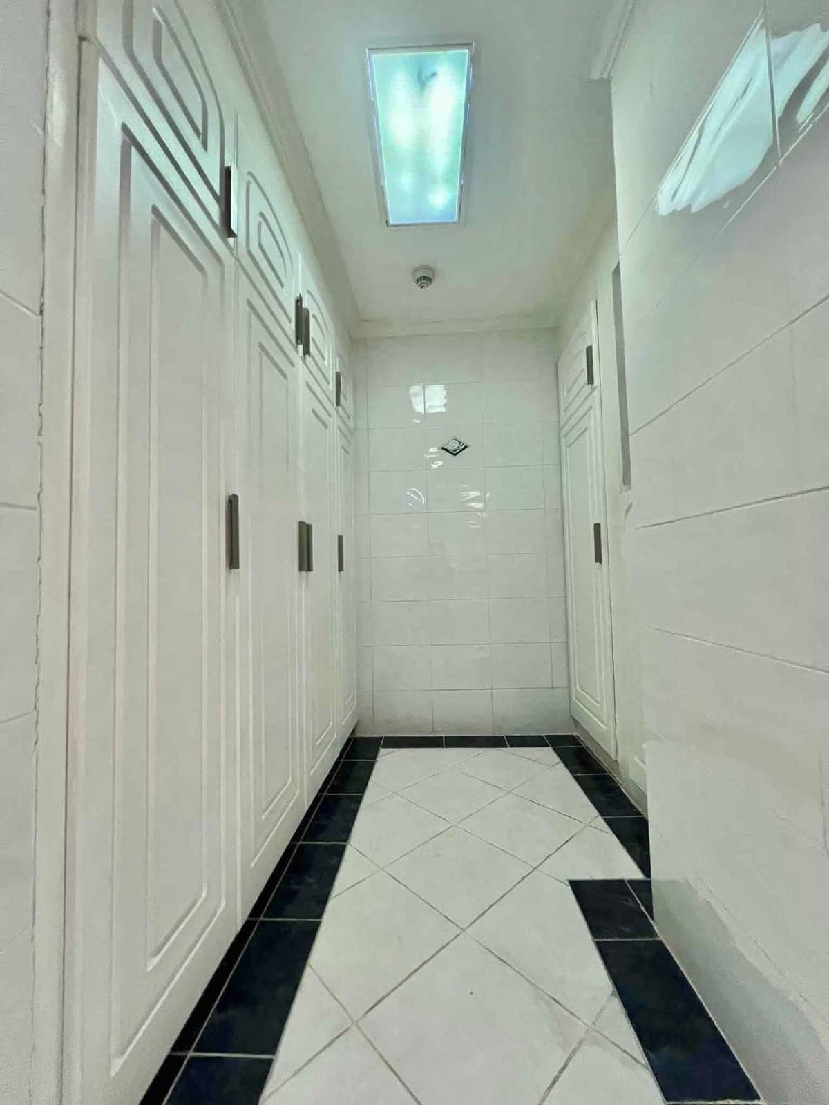 ₱150K MONTHLY‼️ | LUXURIOUS 2BR UNIT AT THE FORBES TOWER – SALCEDO VILLAGE, MAKATI - photo 17