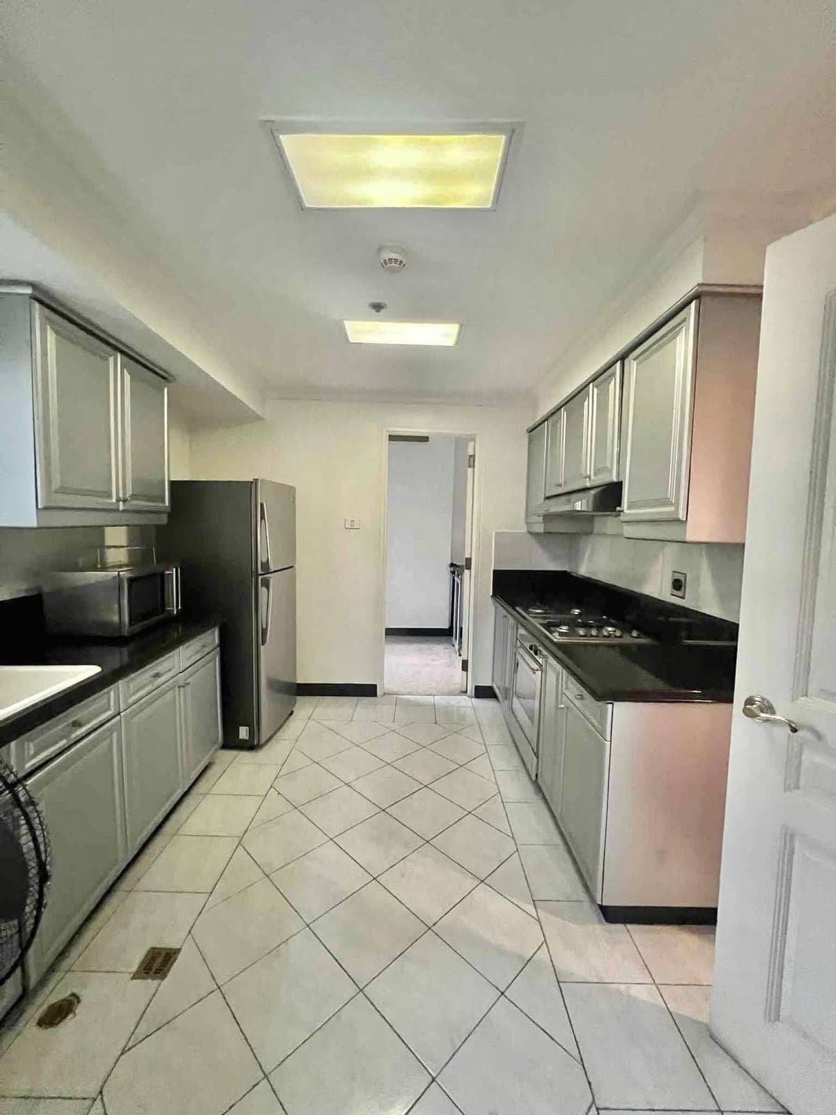 ₱150K MONTHLY‼️ | LUXURIOUS 2BR UNIT AT THE FORBES TOWER – SALCEDO VILLAGE, MAKATI - photo 5