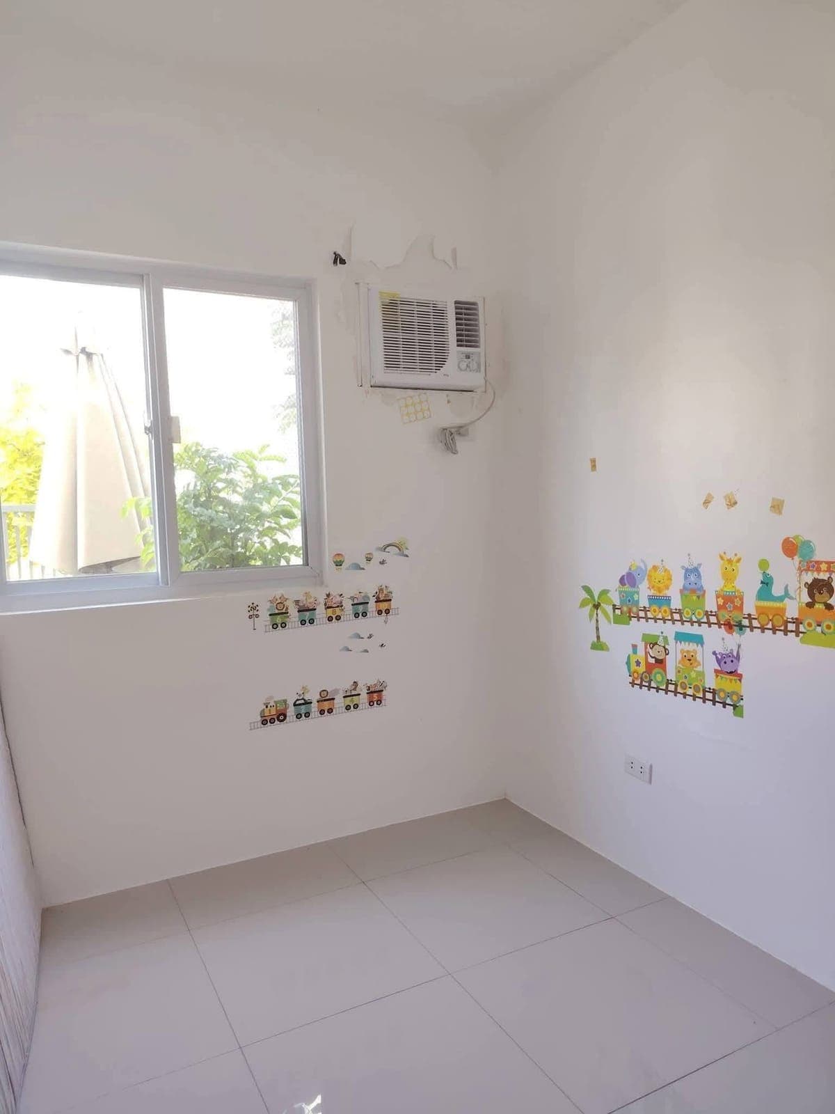 ☘️2 STOREY HOUSE FOR RENT ☘️ - photo 1