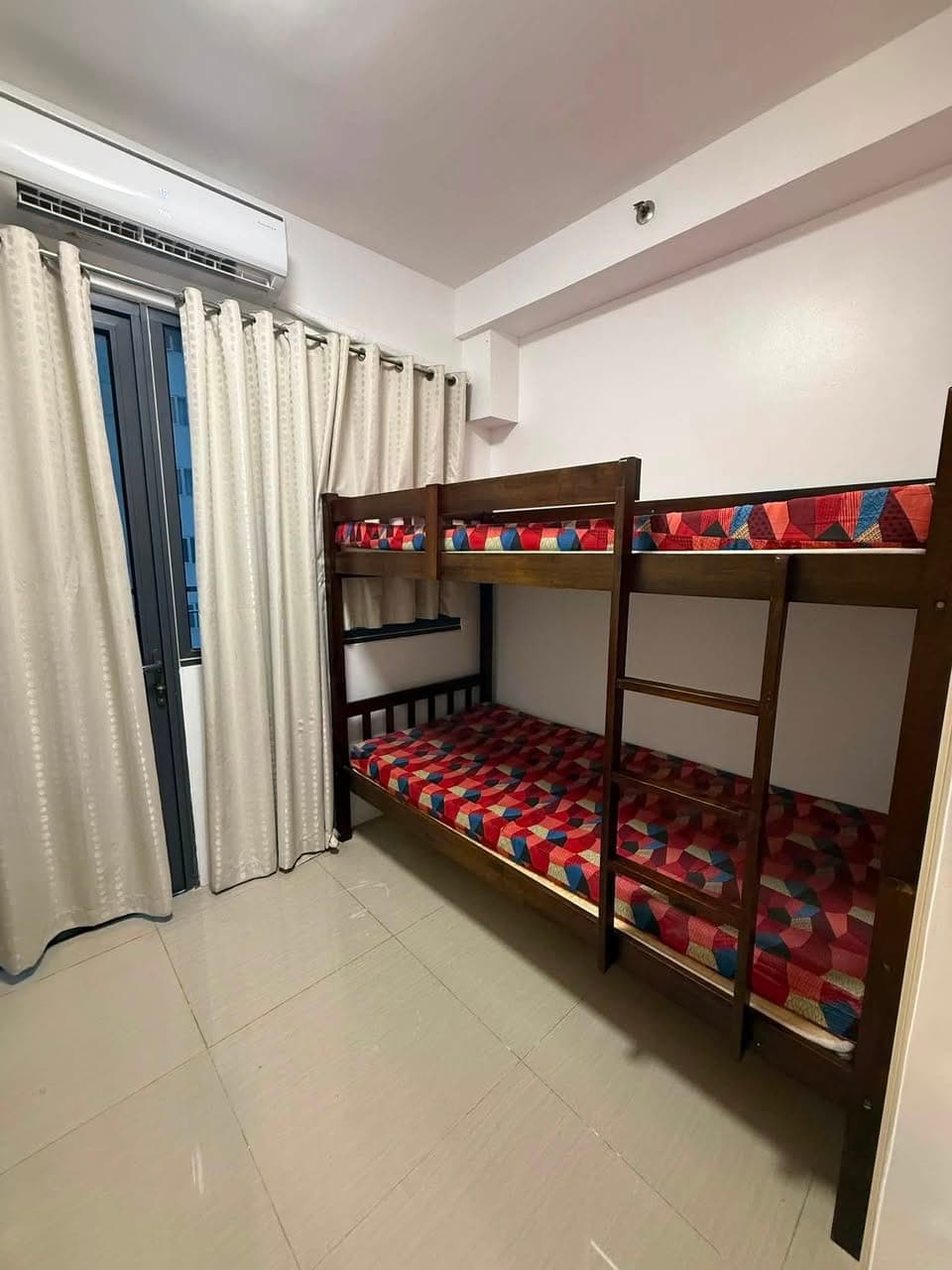 SHORE 2 RESIDENCES FOR RENT - - photo 1