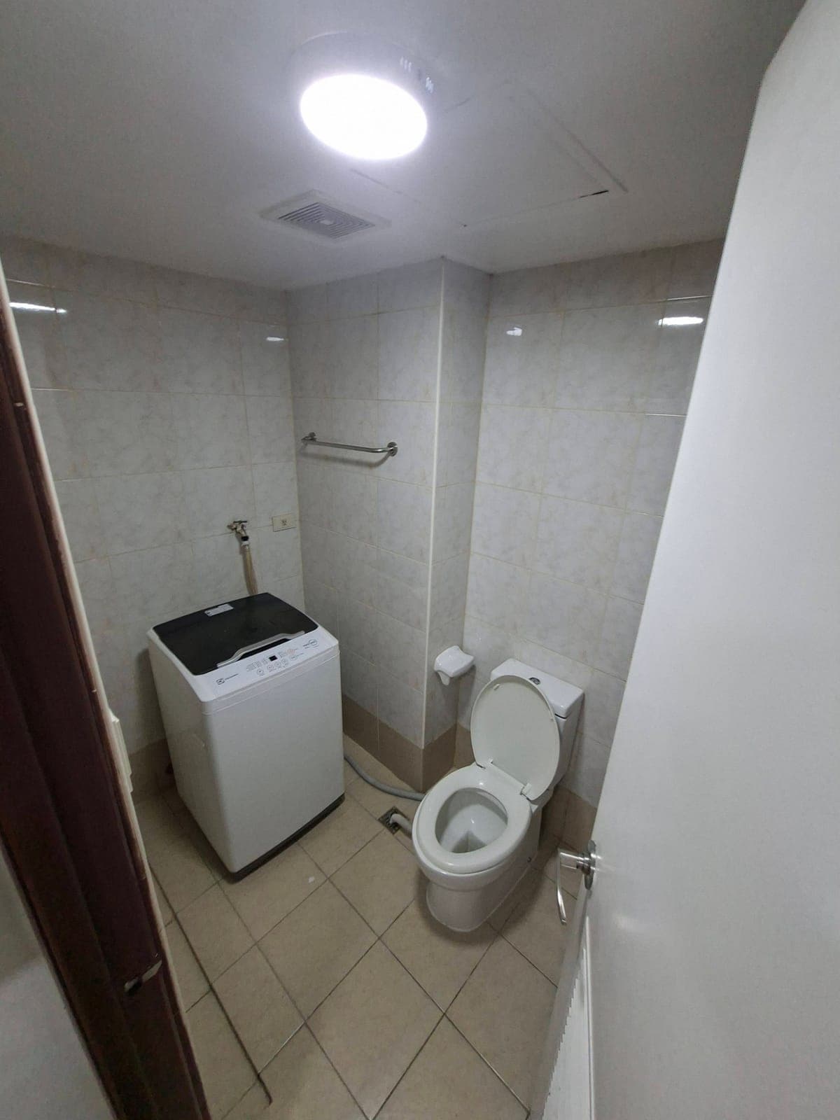 Makati condo Chino roces 1bedroom unit Furnished ready - photo 4