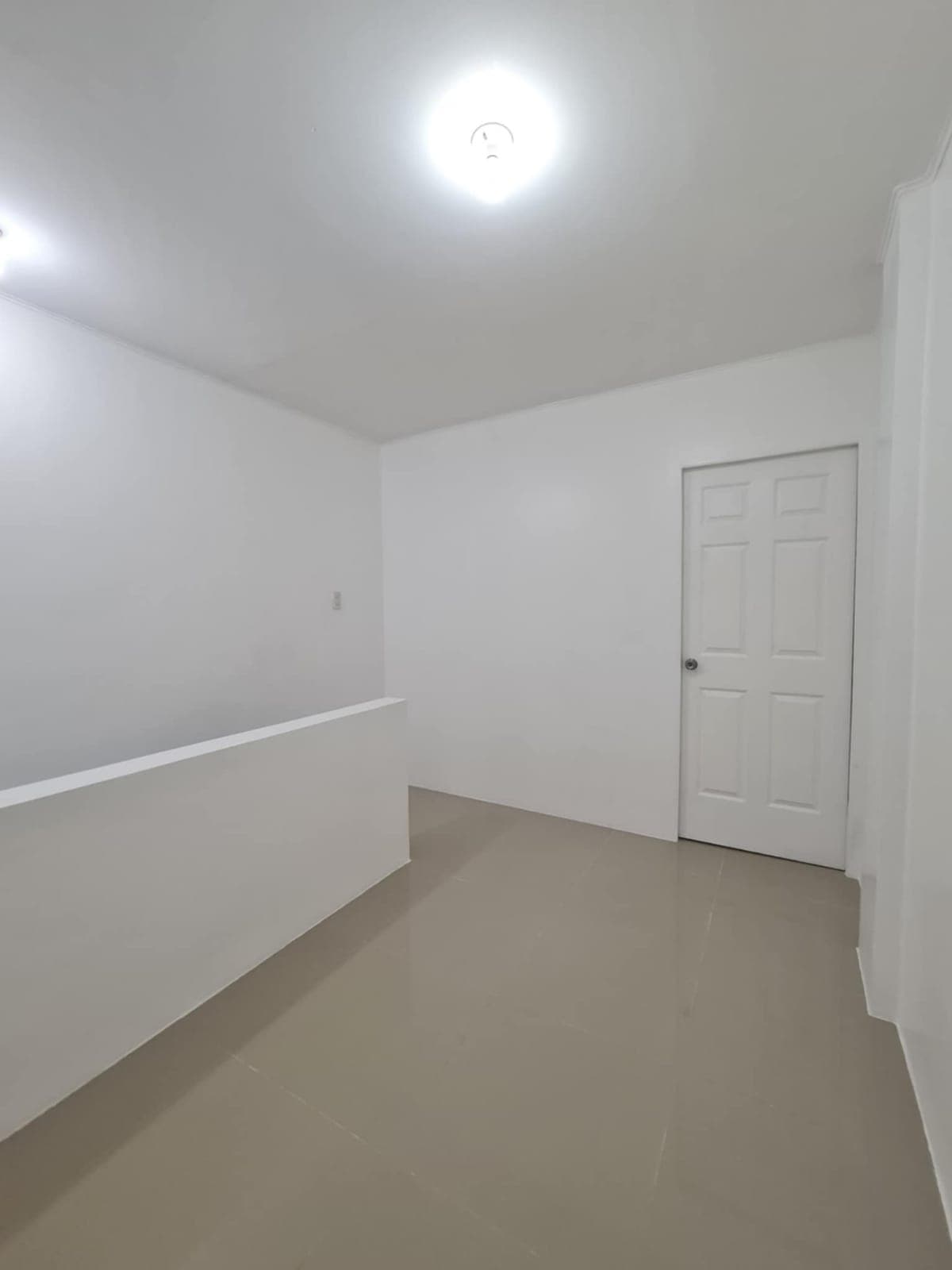 APARTMENT WITH GARAGE FOR RENT - photo 1