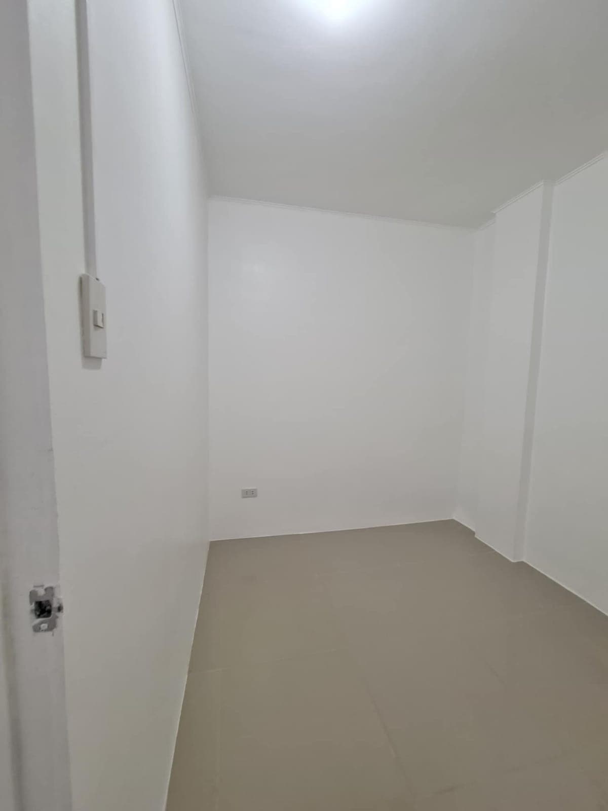 APARTMENT WITH GARAGE FOR RENT - photo 2