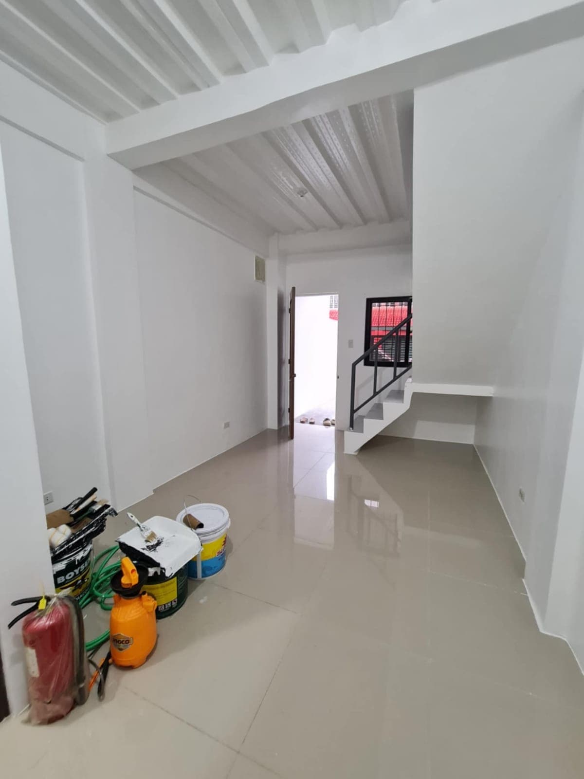 APARTMENT WITH GARAGE FOR RENT - photo 11