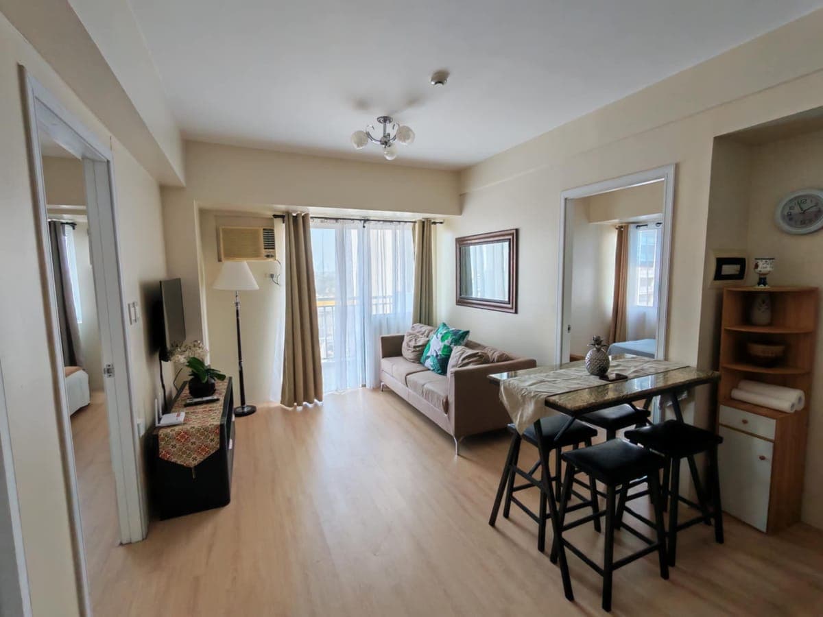 Fully furnished 2 bedroom 2 bath condo with balcony and maids room, 62.02 sqm - photo 4