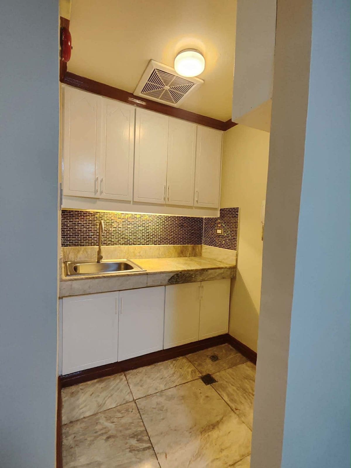 🏢 Spacious Studio Unit 55sqm w/Parking FOR RENT. - photo 3
