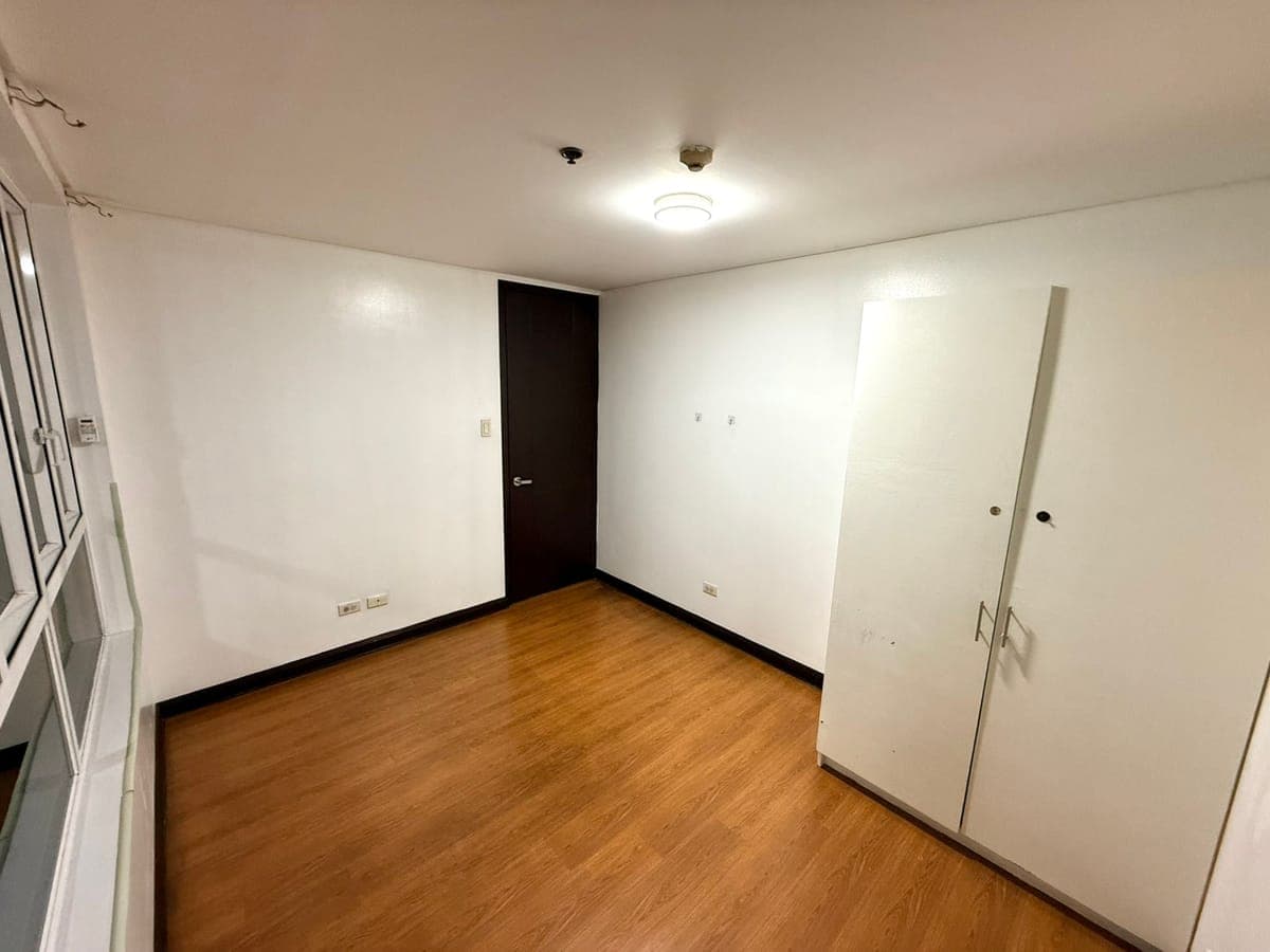 CONDO FOR RENT in Sta Cruz Manila - photo 1