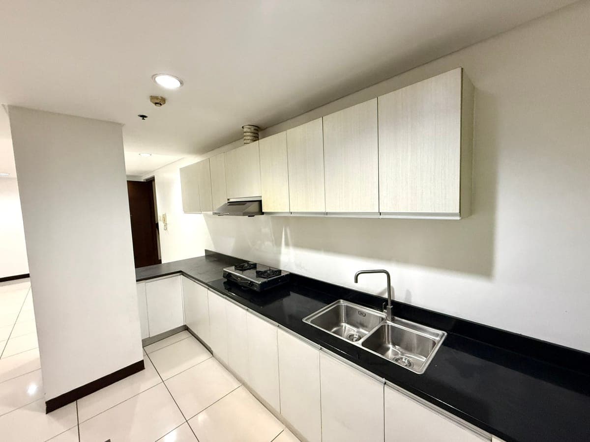 CONDO FOR RENT in Sta Cruz Manila - photo 3
