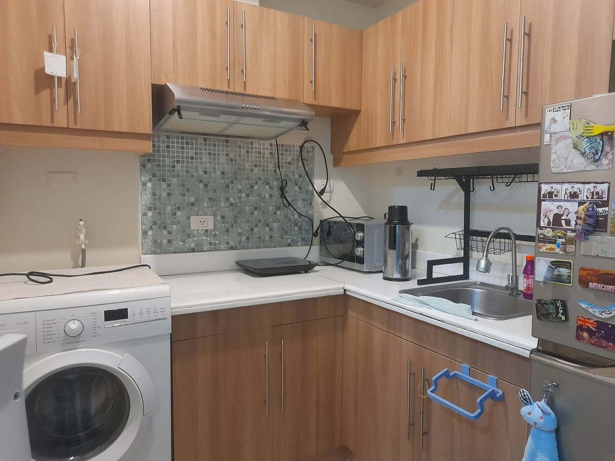 For rent 1BR unit, 36 sqm with Balcony. Zinnia Towers Condominium, EDSA, Katipunan, Quezon City. - photo 1