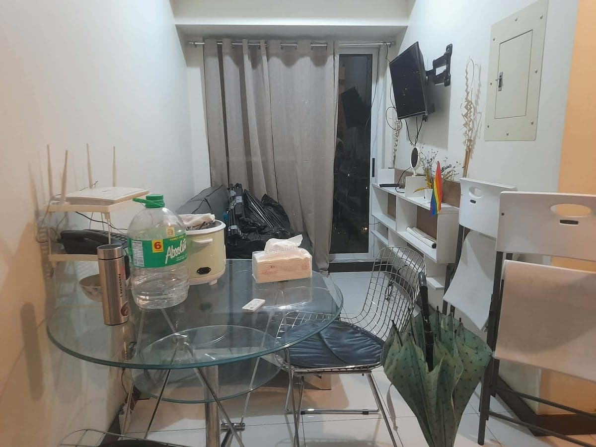 For rent 1BR unit, 36 sqm with Balcony. Zinnia Towers Condominium, EDSA, Katipunan, Quezon City. - photo 3