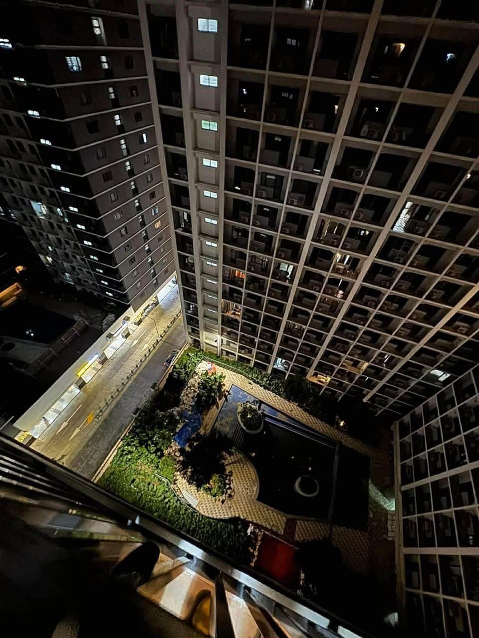 OPEN FOR 3 MONTHS CONTRACT -  READY TO MOVE IN - photo 2