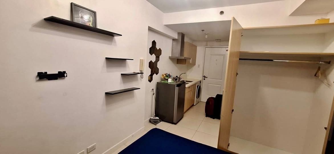 🏢Condo Studio Unit with Balcony FOR RENT/SALE - photo 1