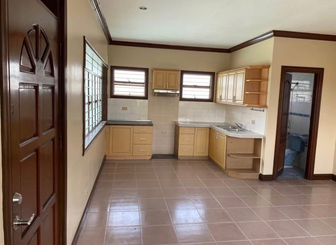 🏡SPACIOUS TOWNHOUSE FOR RENT!! - photo 2