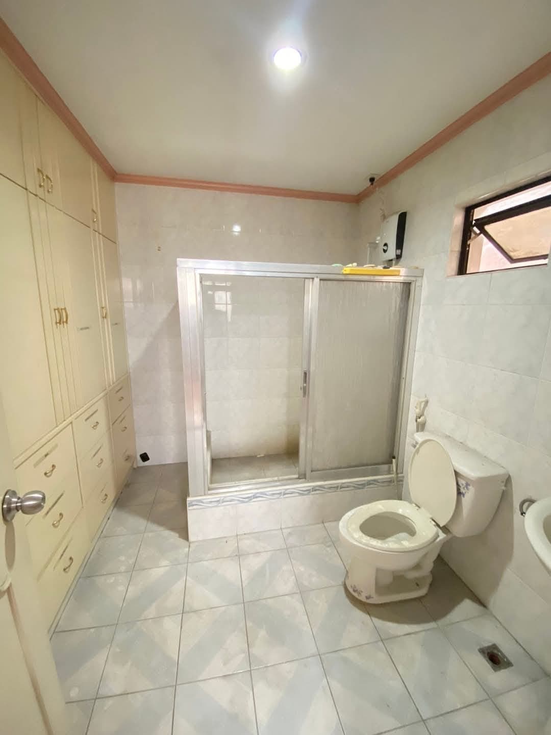 HOUSE FOR RENT - photo 1