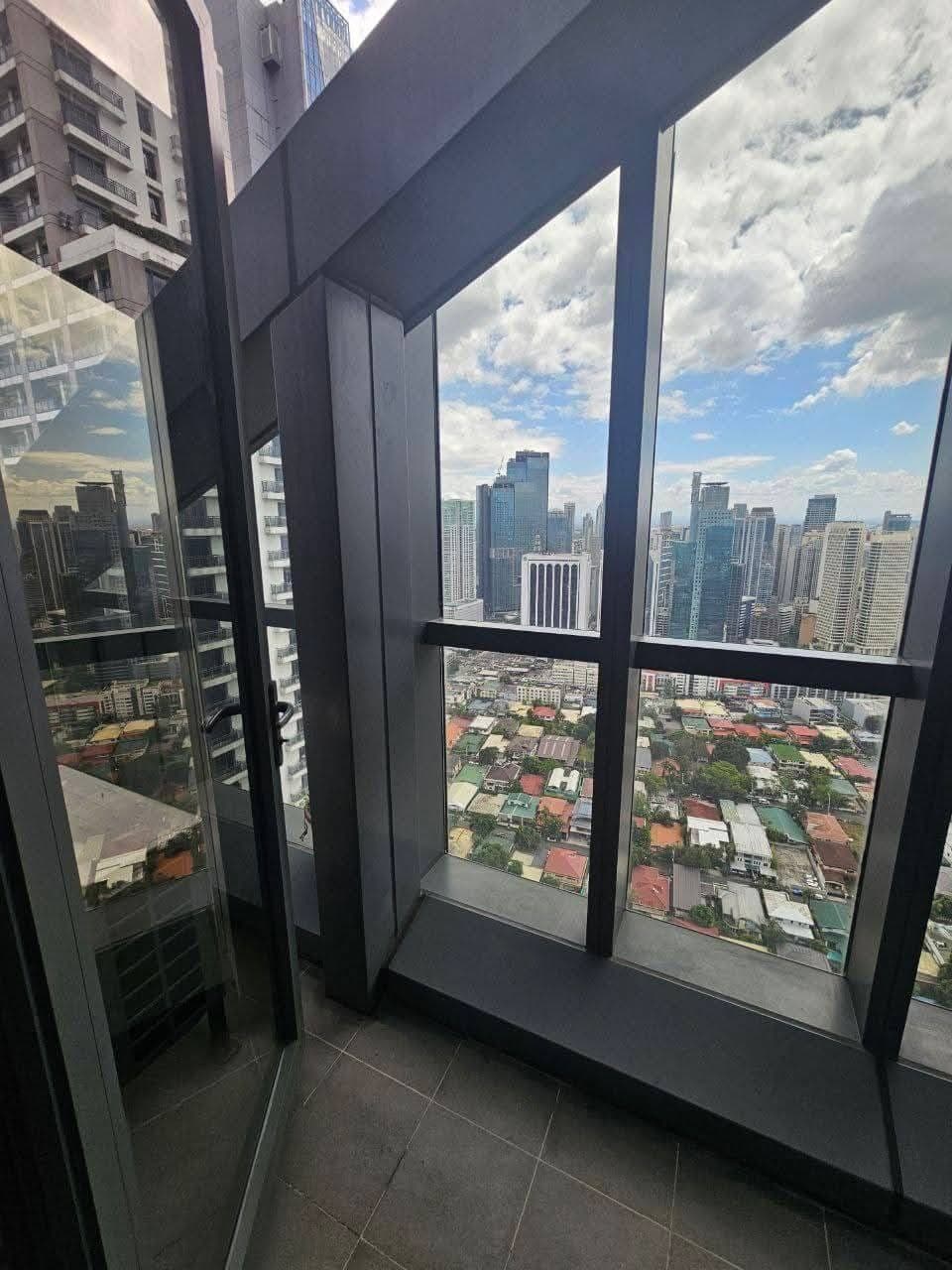 𝐅𝐎𝐑 𝐑𝐄𝐍𝐓 Studio Type with Balcony Condo Unit in Century Spire Residences - photo 1