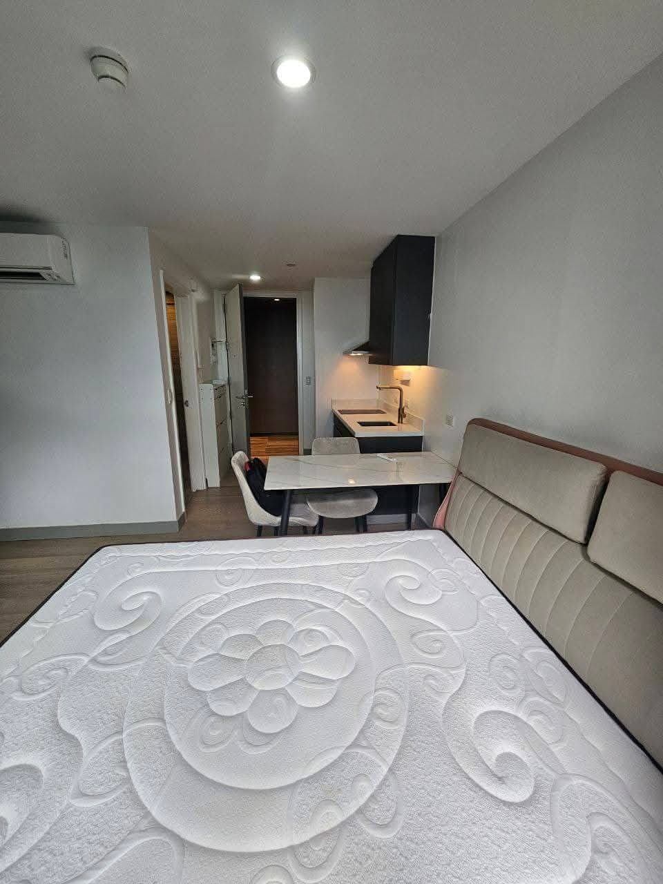 𝐅𝐎𝐑 𝐑𝐄𝐍𝐓 Studio Type with Balcony Condo Unit in Century Spire Residences - photo 13