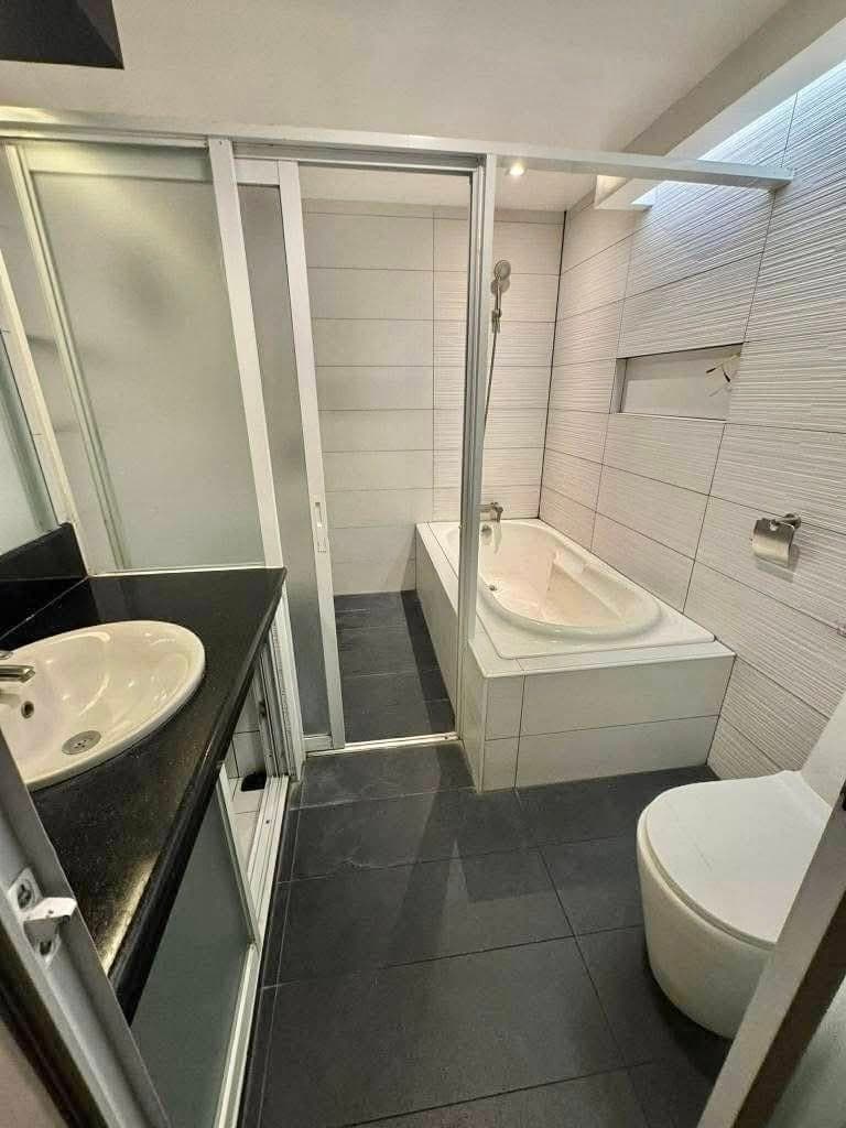 ₱150K MONTHLY‼️ | 4-STOREY DUPLEX APARTMENT IN BACLARAN, PASAY CITY - photo 3