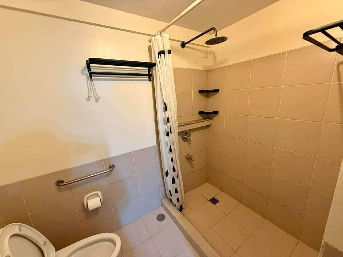 𝐅𝐎𝐑 𝐑𝐄𝐍𝐓 Two Bedroom Condo Unit with Balcony in Maple Place - photo 4