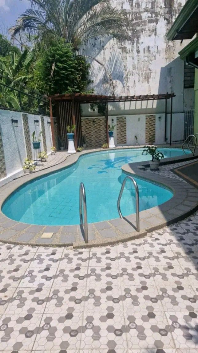 HOUSE FOR RENT - photo 1