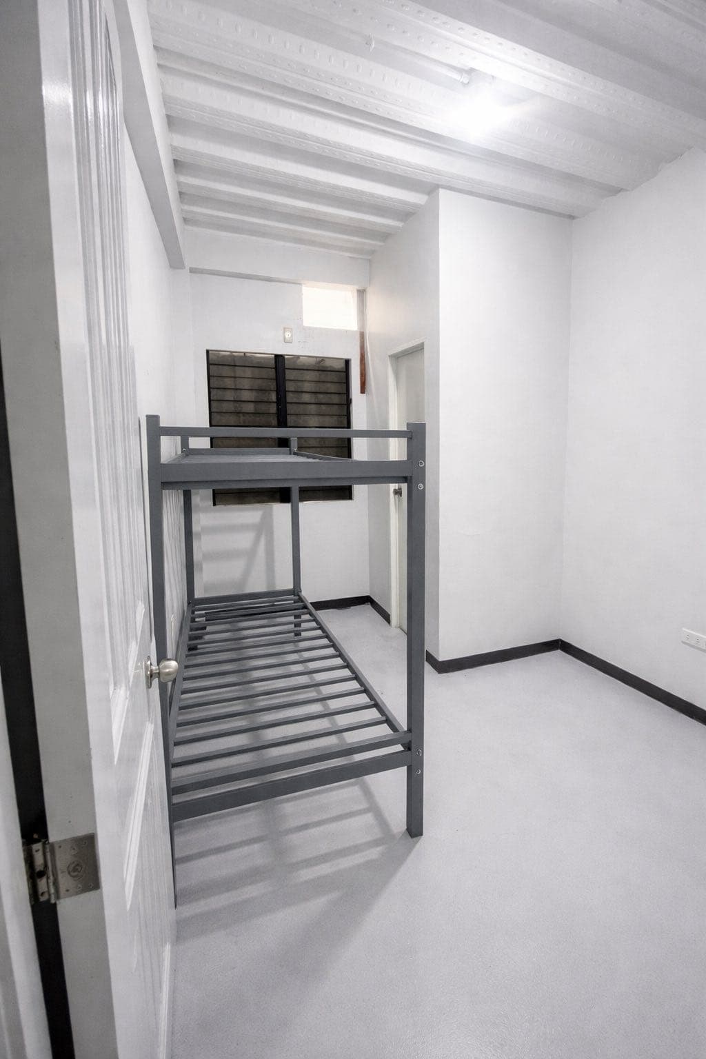 ROOMS FOR RENT - photo 1