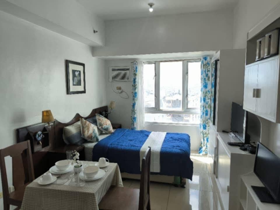 Studio Type Condo Unit for Rent in The Beacon Makati. - photo 1
