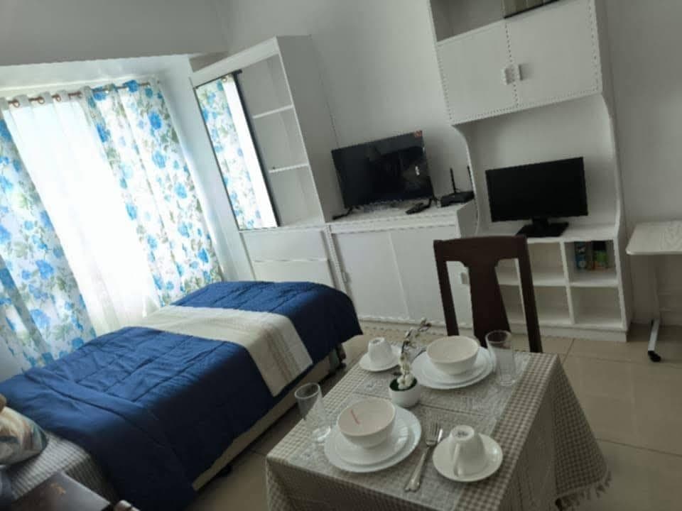 Studio Type Condo Unit for Rent in The Beacon Makati. - photo 4